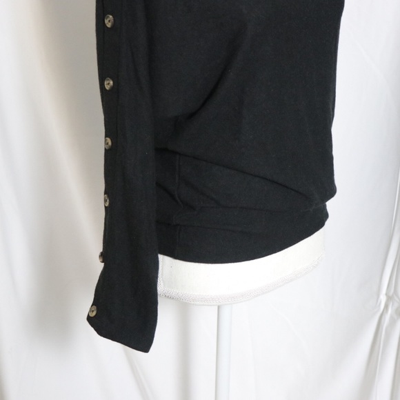 Hye Lune and Park Soft Sweater - Picture 6 of 6